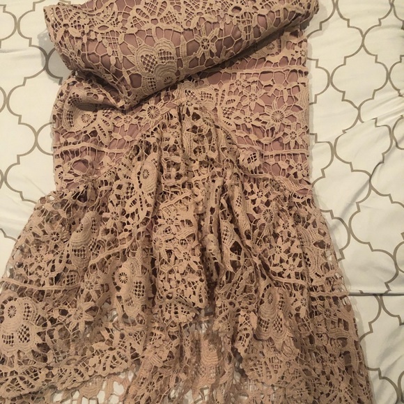 Missguided Pink Lace Fishtail Maxi Dress - Picture 8 of 8